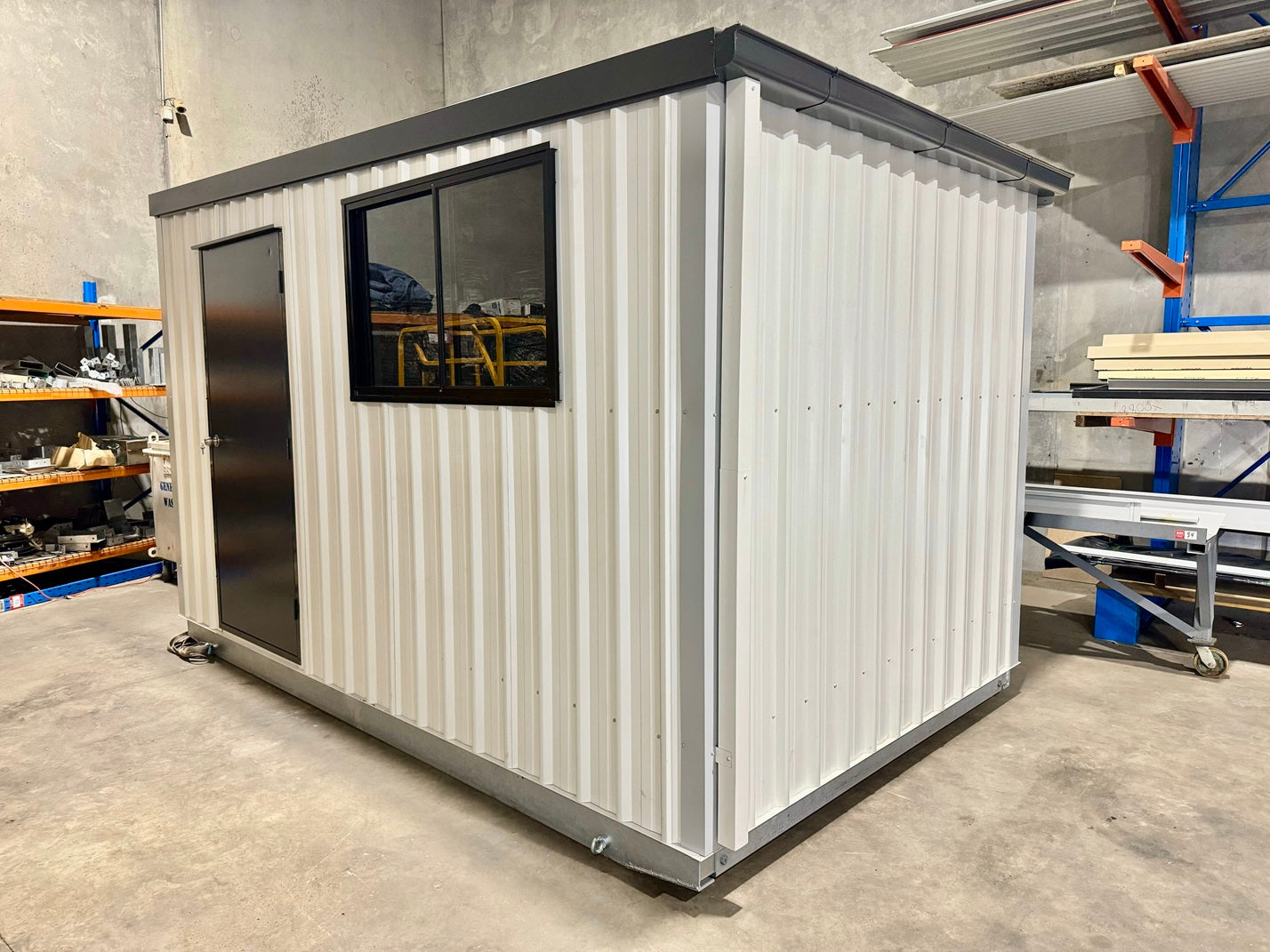 Portable Shed 4mL x 2.4mW